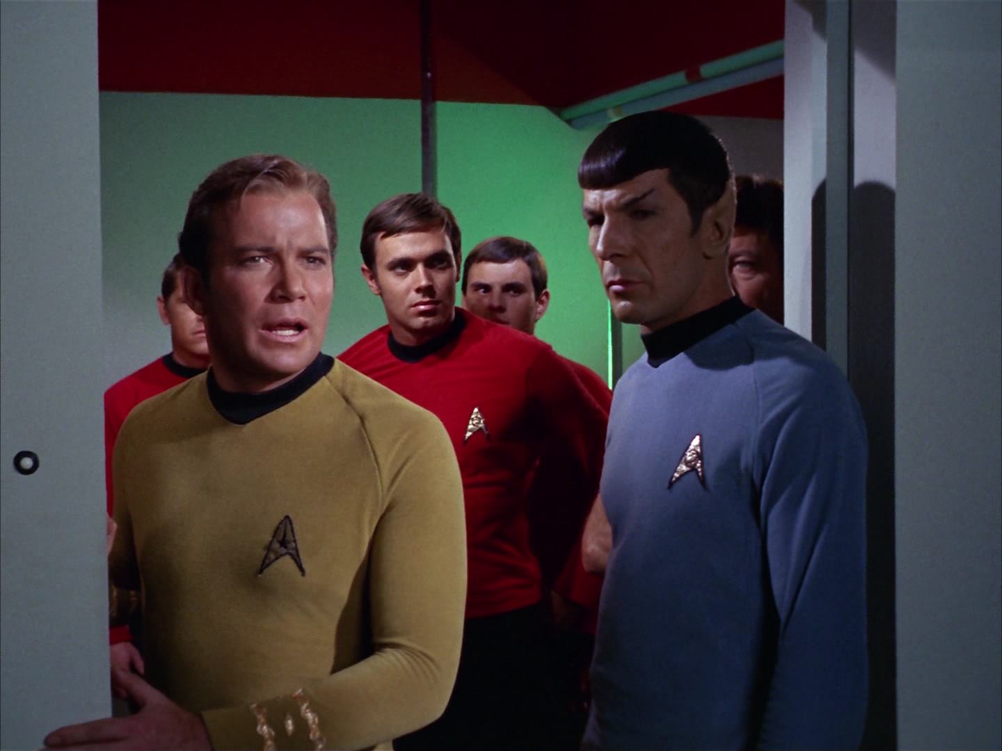 ariane179254_StarTrek_2x13_Obsession_2646.jpg