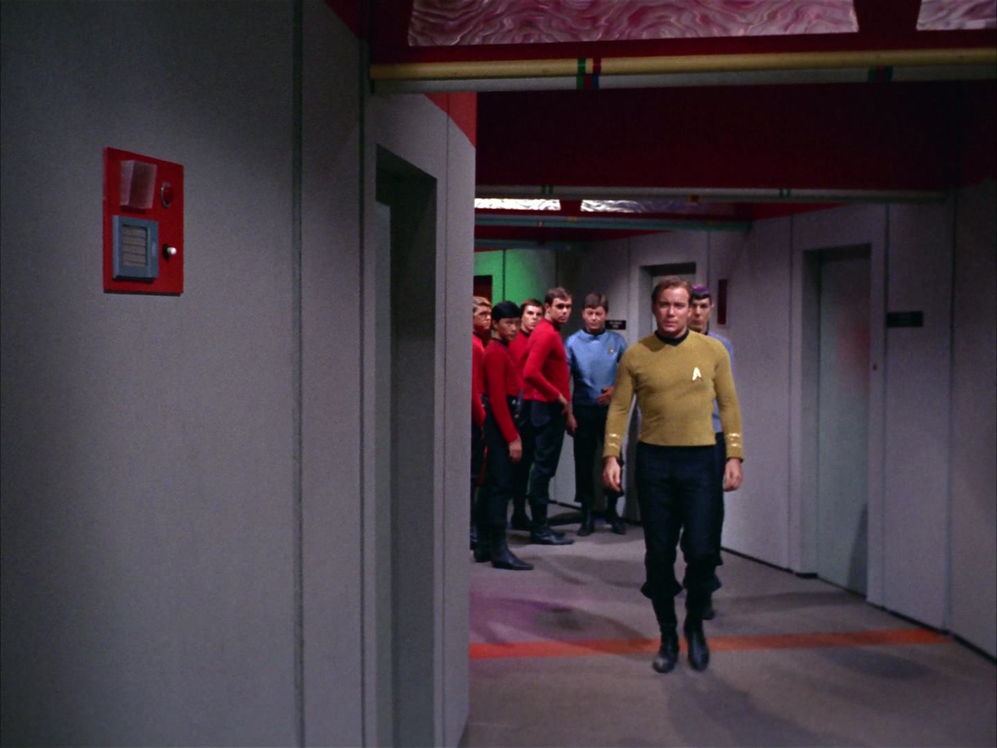 ariane179254_StarTrek_2x13_Obsession_2686.jpg