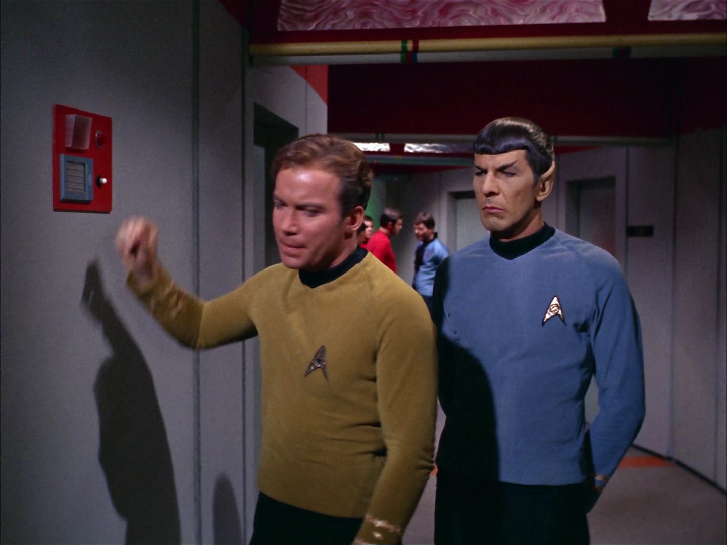 ariane179254_StarTrek_2x13_Obsession_2701.jpg