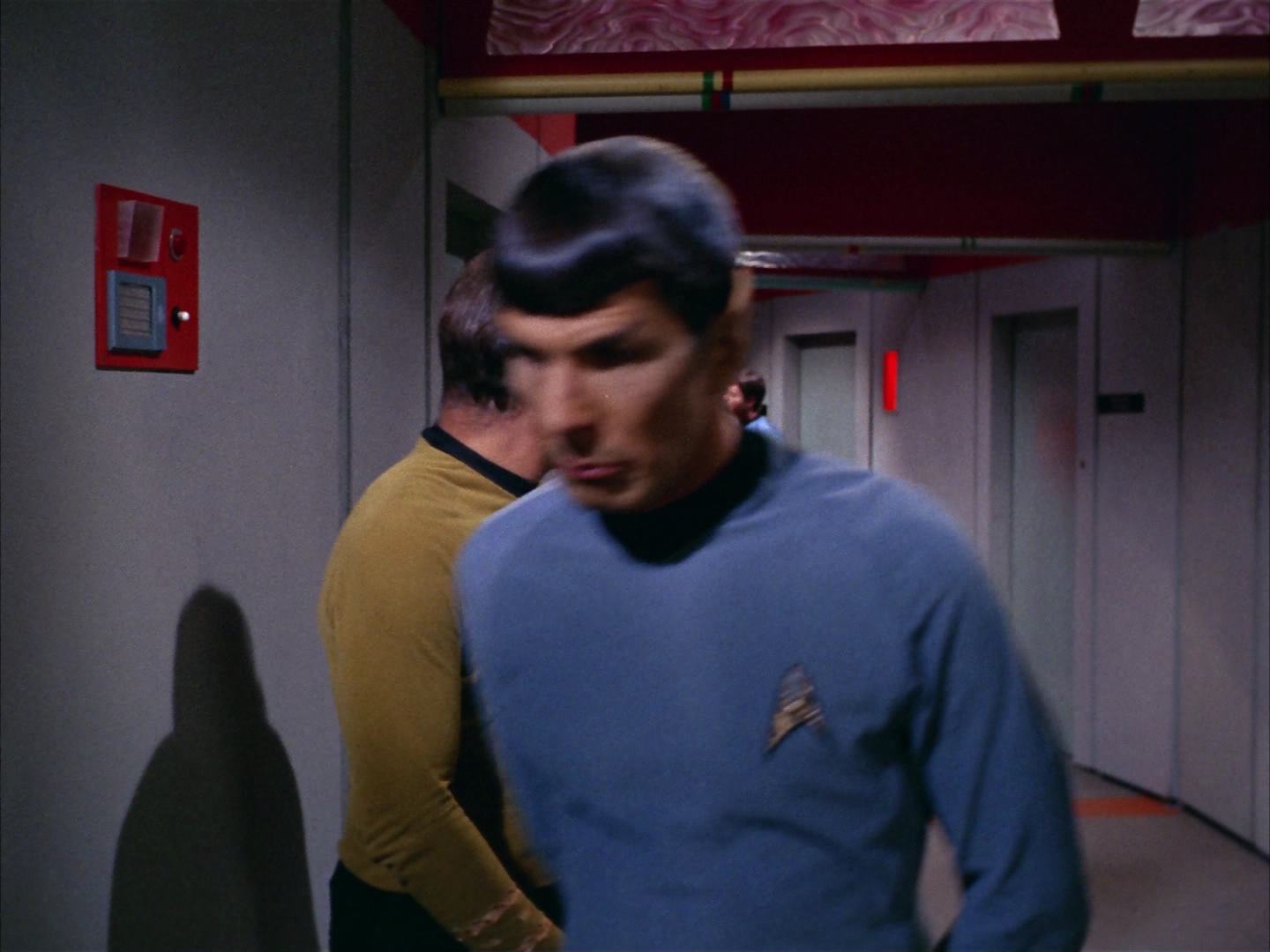 ariane179254_StarTrek_2x13_Obsession_2703.jpg