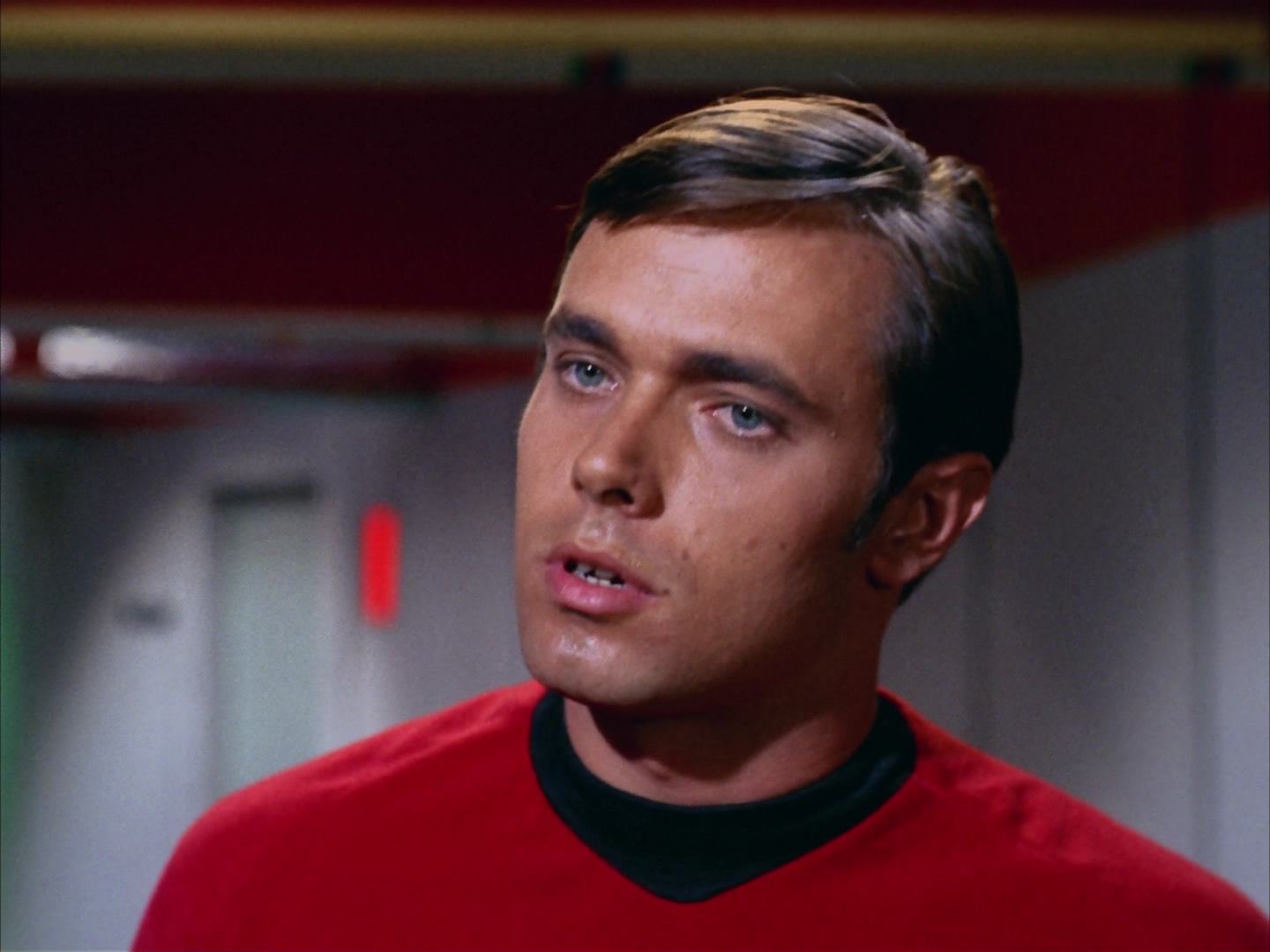 ariane179254_StarTrek_2x13_Obsession_2741.jpg
