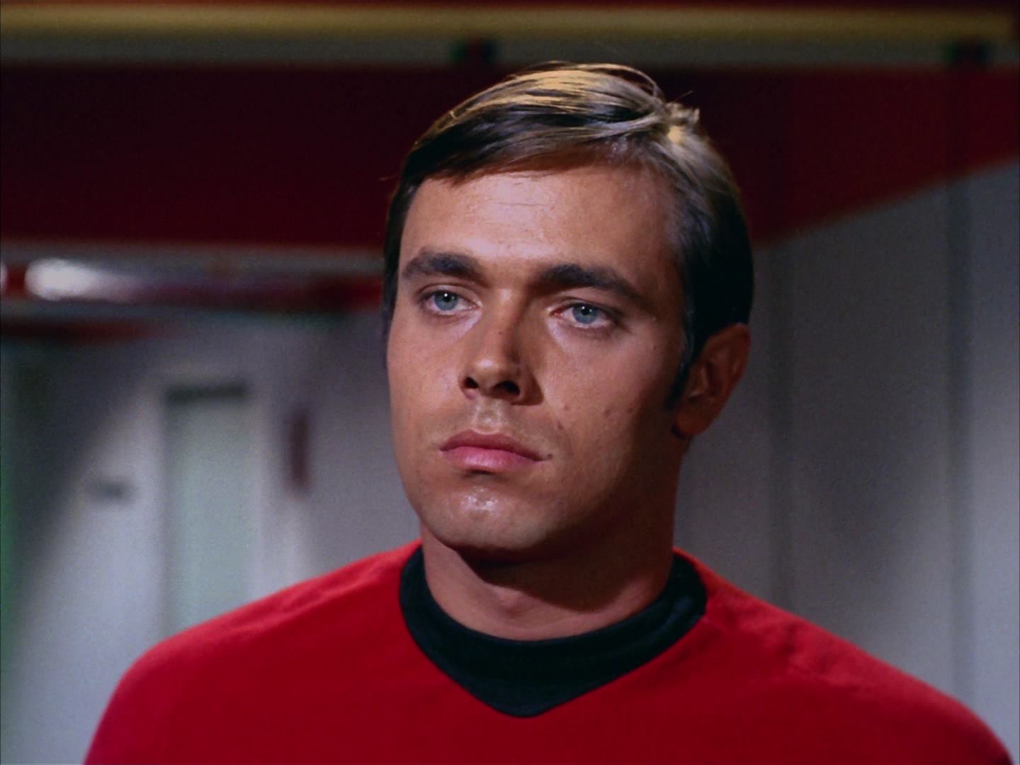 ariane179254_StarTrek_2x13_Obsession_2756.jpg