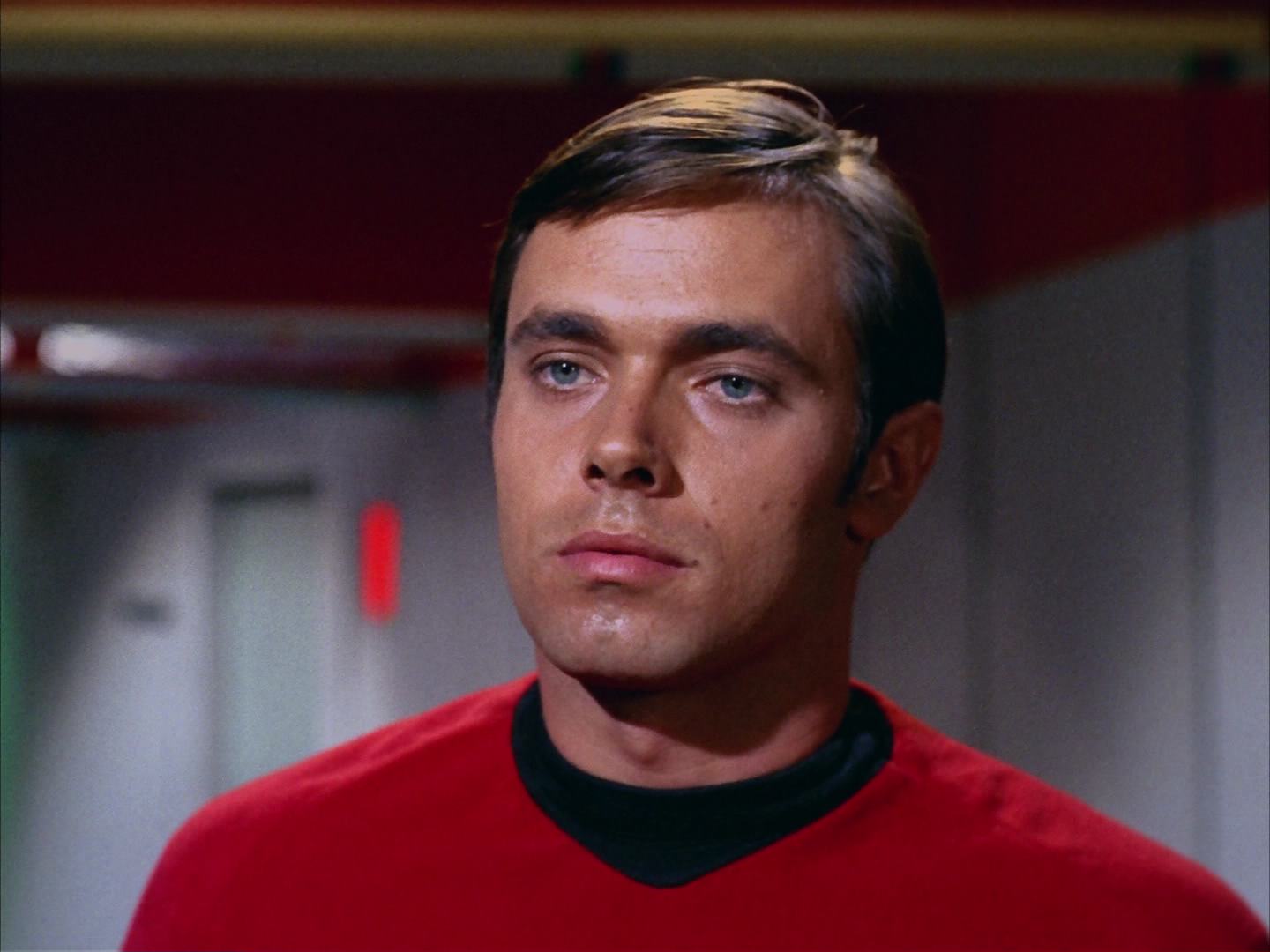 ariane179254_StarTrek_2x13_Obsession_2759.jpg