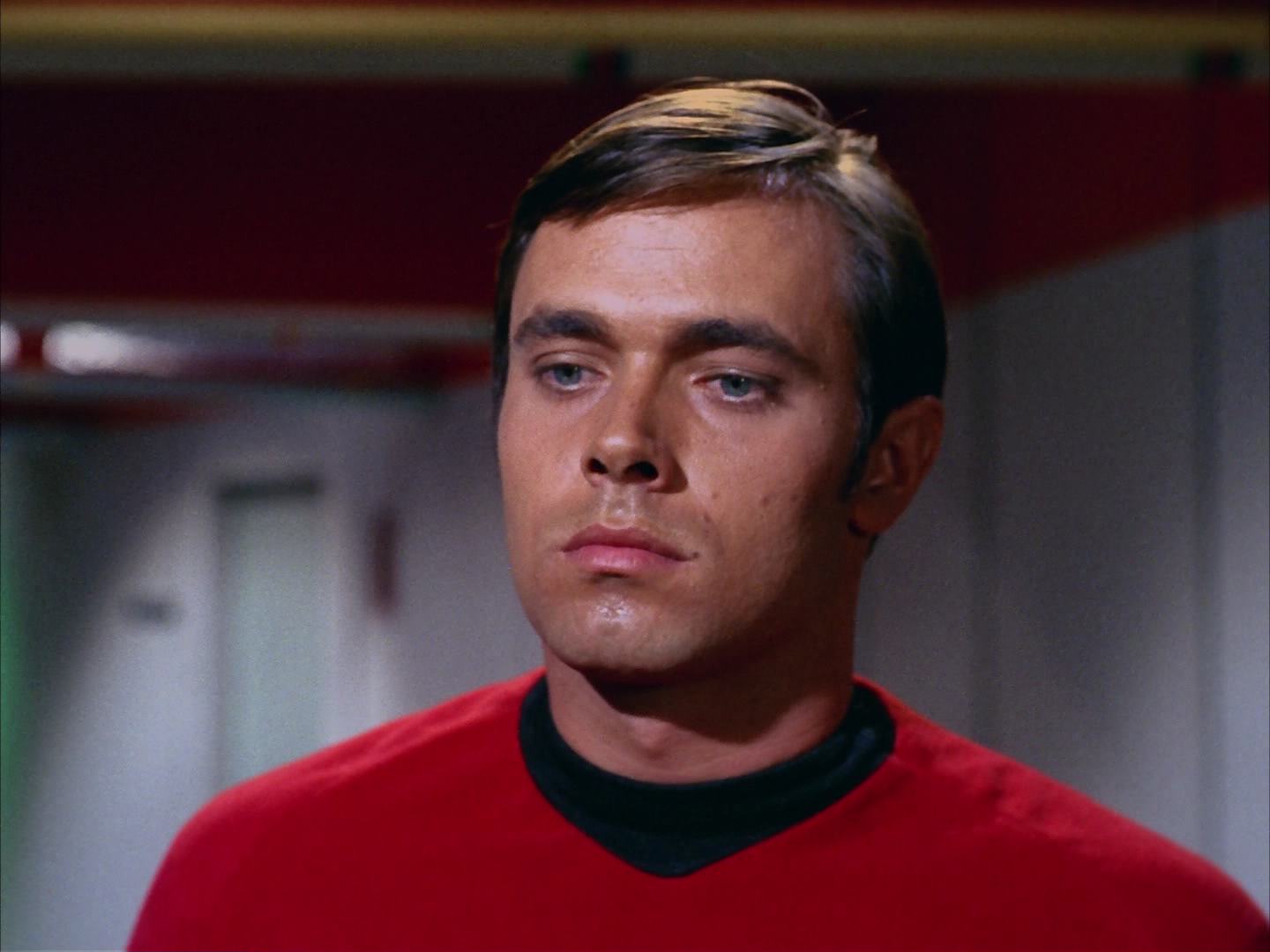 ariane179254_StarTrek_2x13_Obsession_2762.jpg