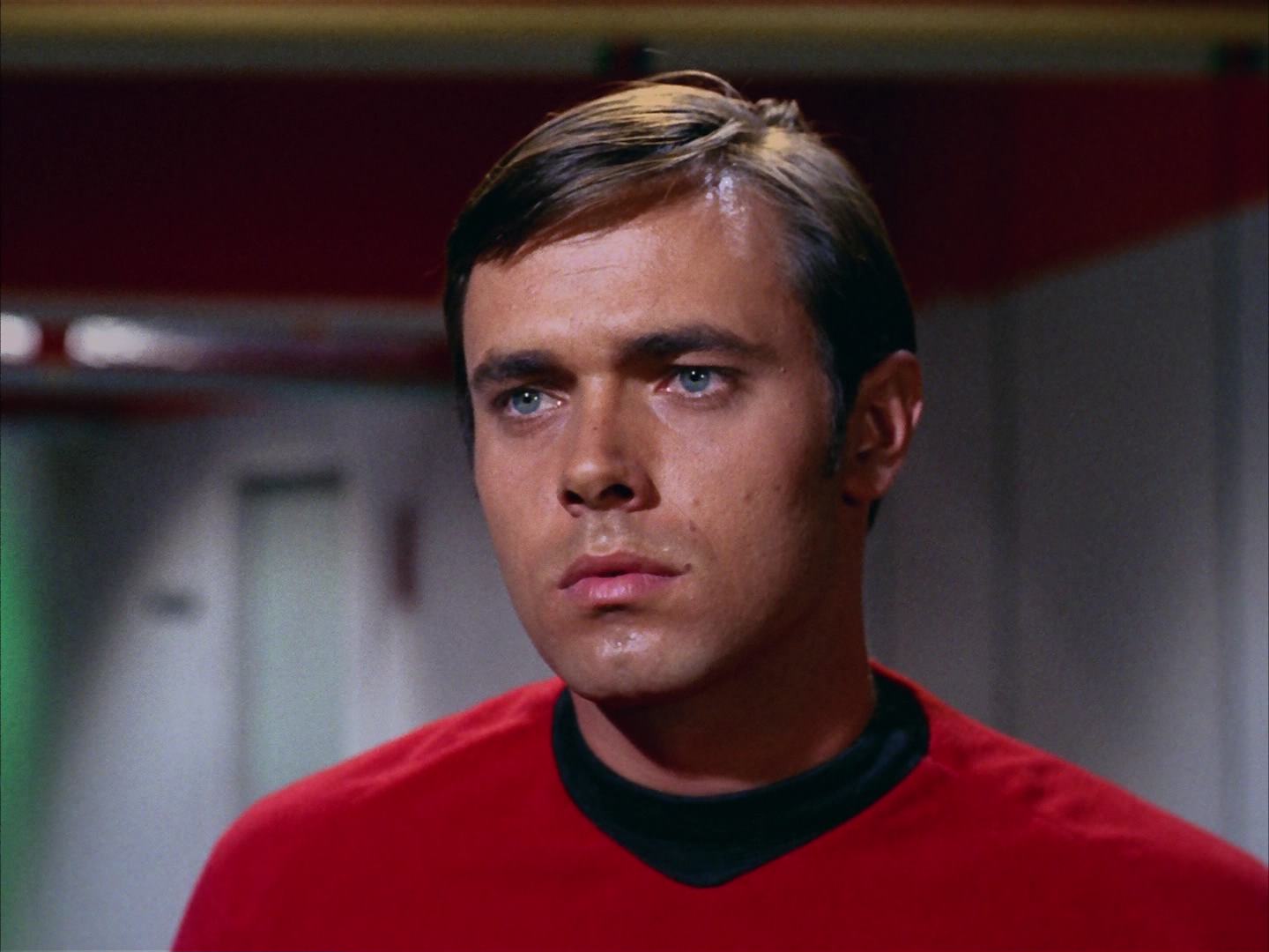 ariane179254_StarTrek_2x13_Obsession_2769.jpg