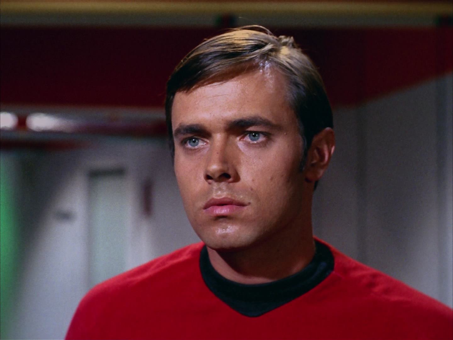 ariane179254_StarTrek_2x13_Obsession_2771.jpg