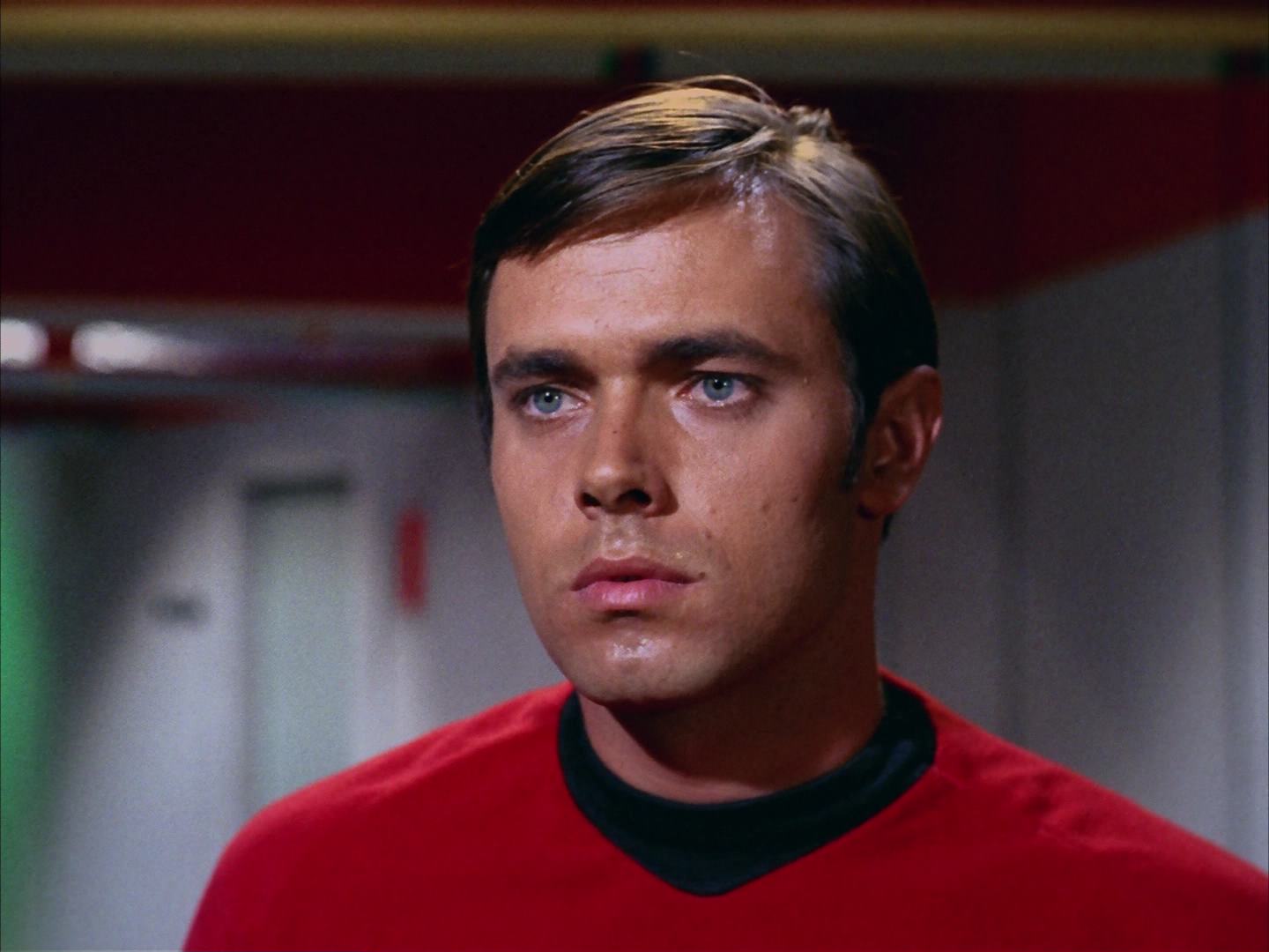 ariane179254_StarTrek_2x13_Obsession_2773.jpg