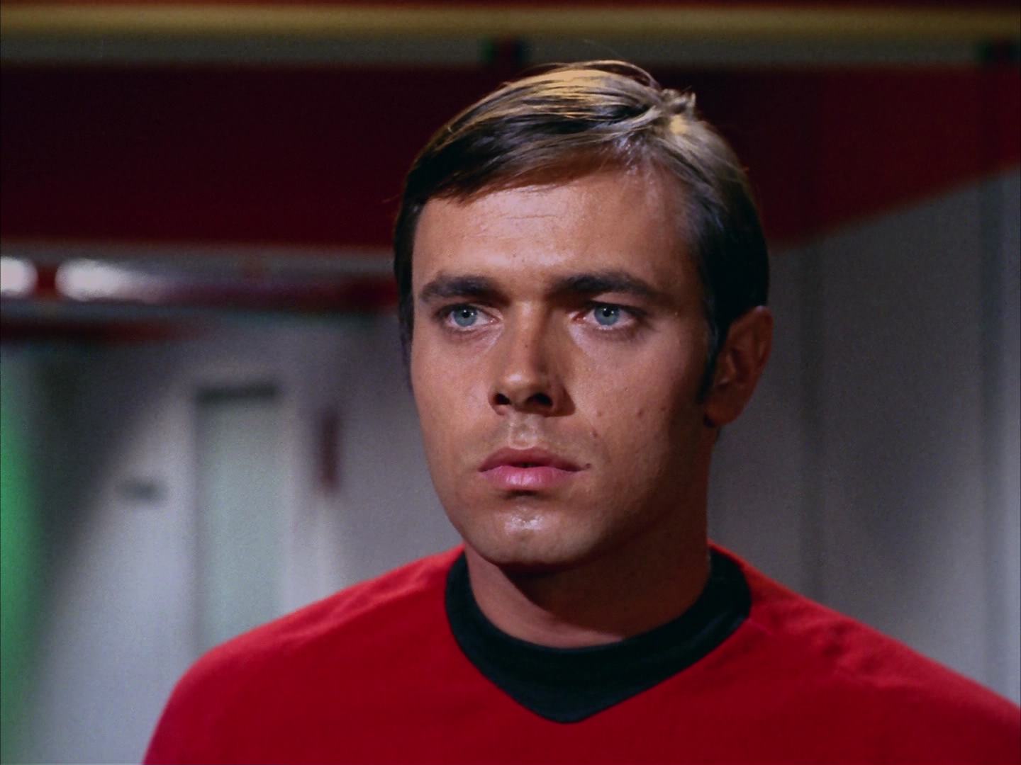 ariane179254_StarTrek_2x13_Obsession_2774.jpg