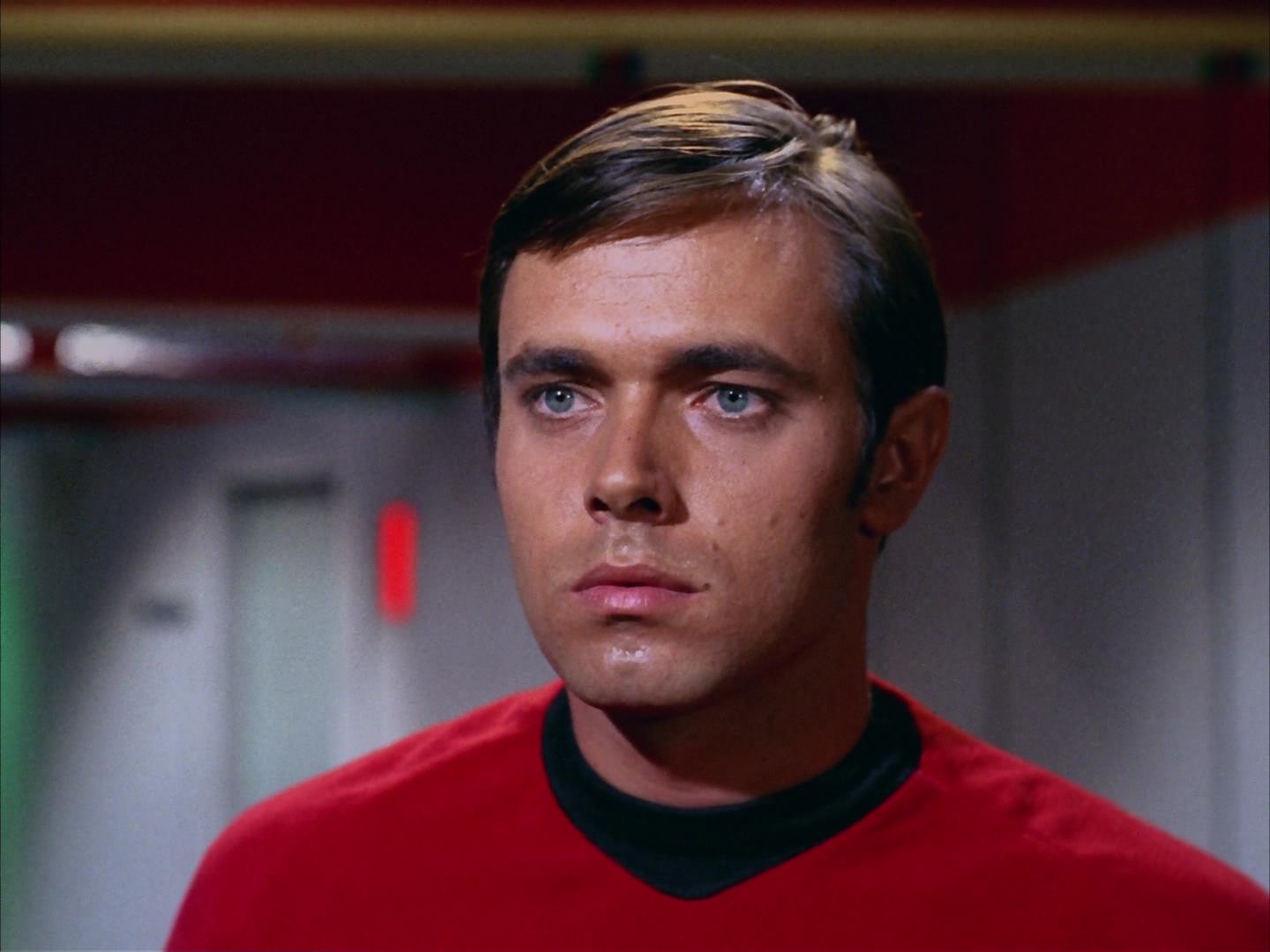 ariane179254_StarTrek_2x13_Obsession_2782.jpg