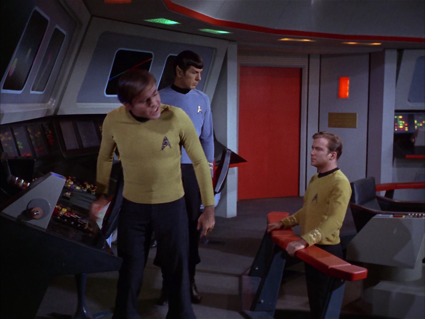 ariane179254_StarTrek_2x13_Obsession_2812.jpg
