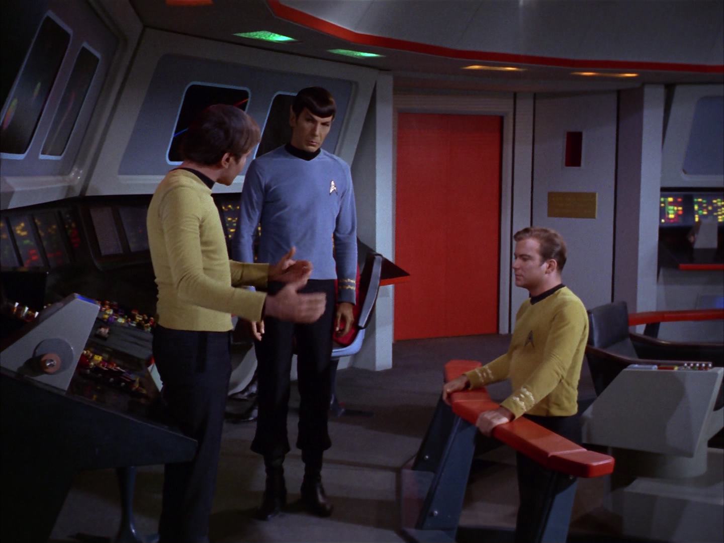 ariane179254_StarTrek_2x13_Obsession_2815.jpg
