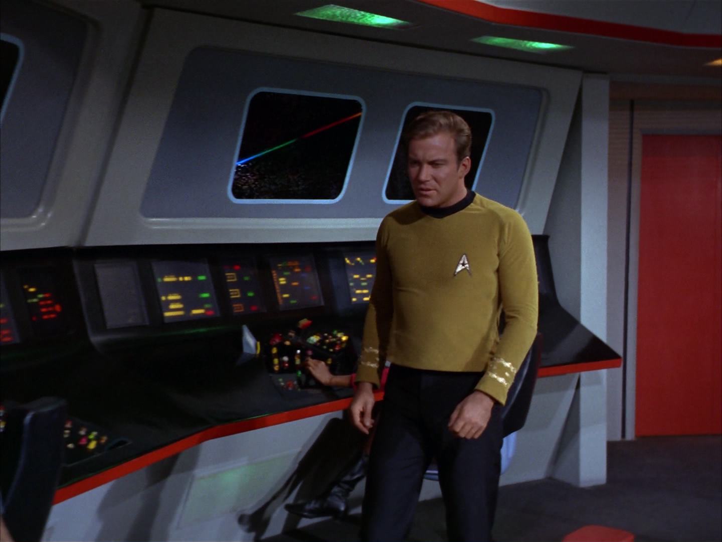ariane179254_StarTrek_2x13_Obsession_2867.jpg