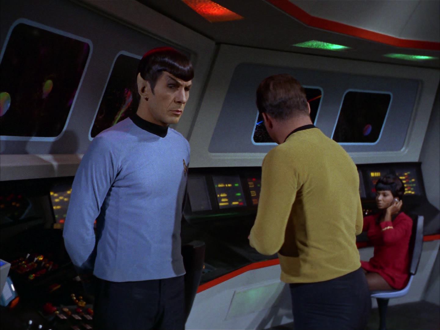 ariane179254_StarTrek_2x13_Obsession_2898.jpg