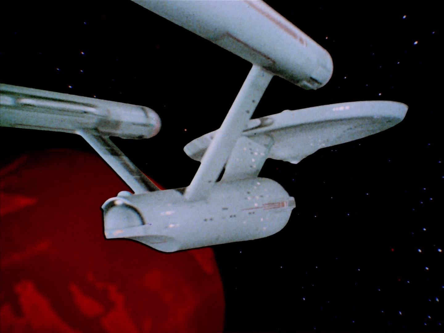 ariane179254_StarTrek_2x13_Obsession_2923.jpg