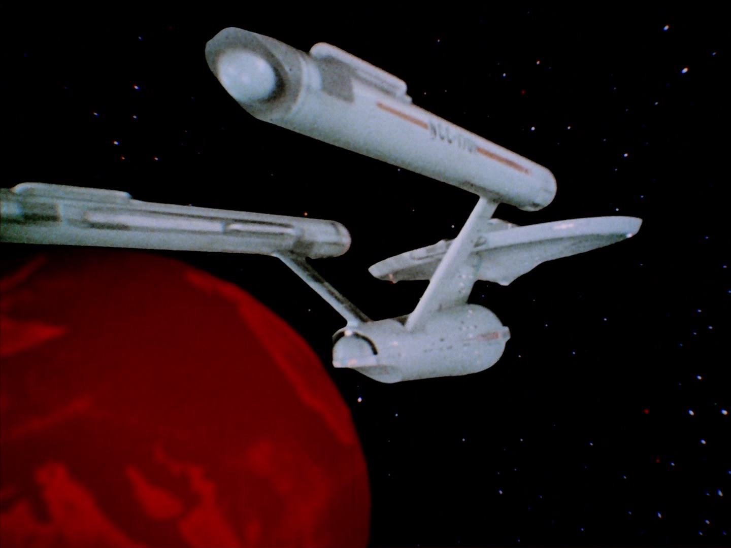 ariane179254_StarTrek_2x13_Obsession_2924.jpg