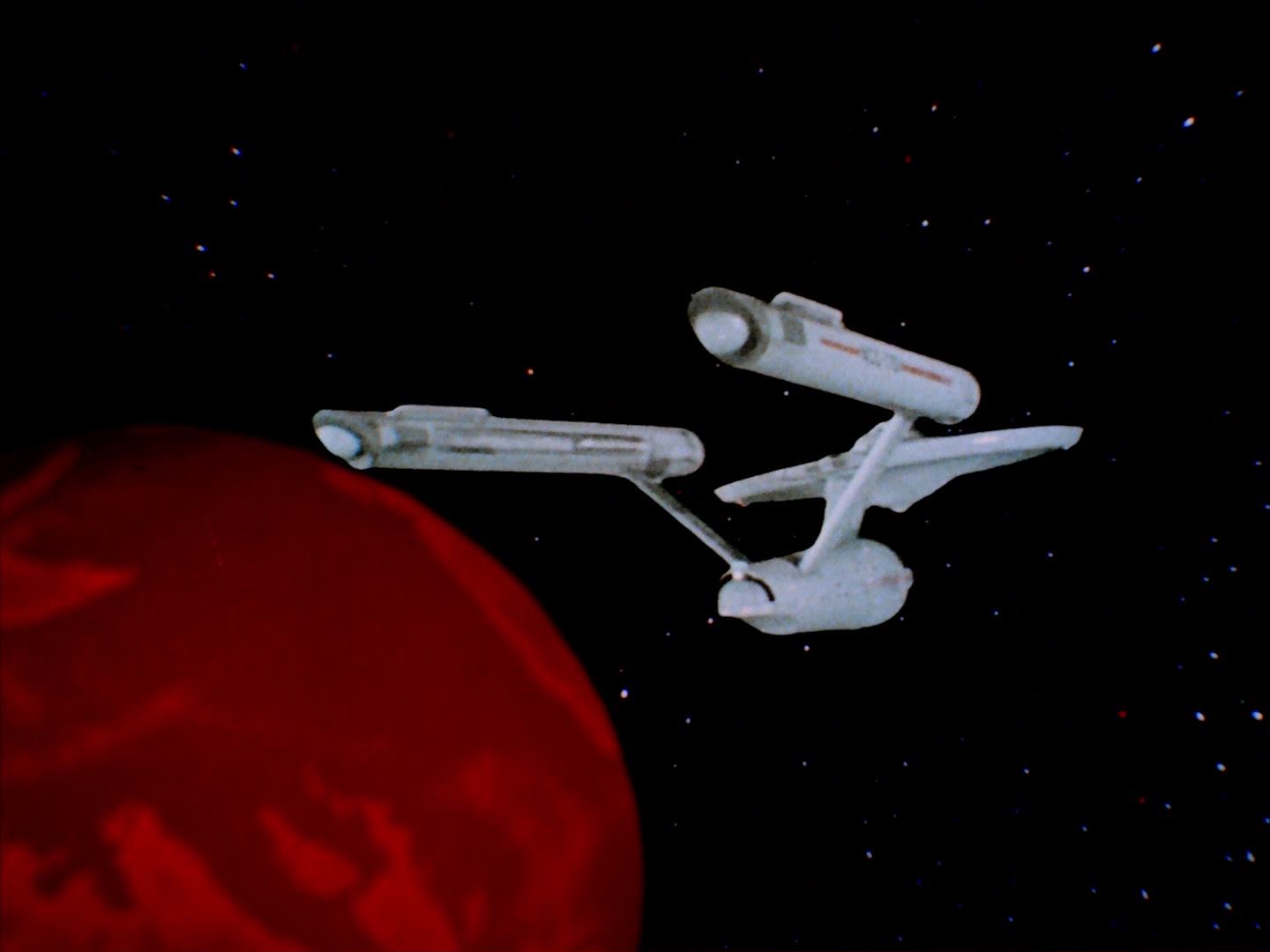 ariane179254_StarTrek_2x13_Obsession_2926.jpg
