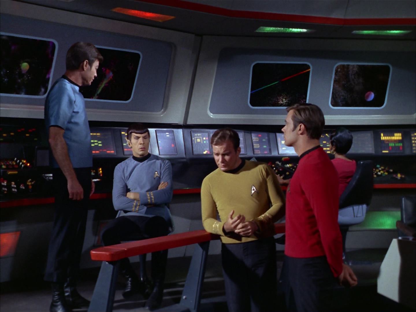 ariane179254_StarTrek_2x13_Obsession_2927.jpg