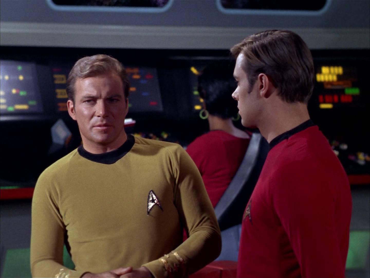 ariane179254_StarTrek_2x13_Obsession_2965.jpg