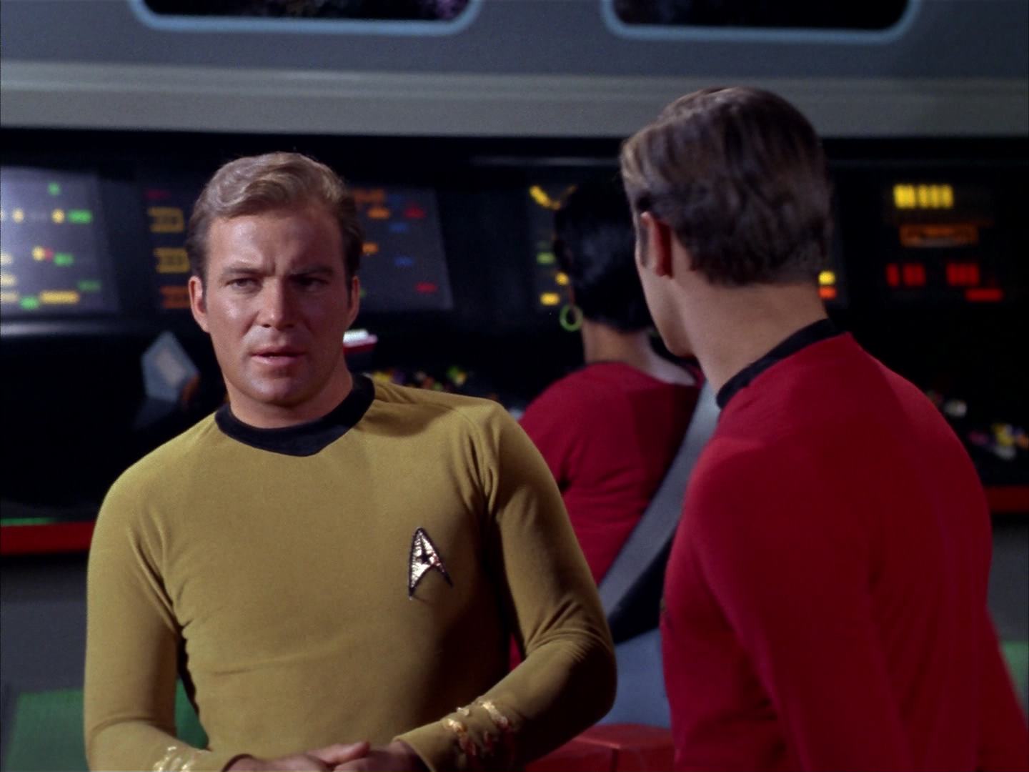 ariane179254_StarTrek_2x13_Obsession_2966.jpg