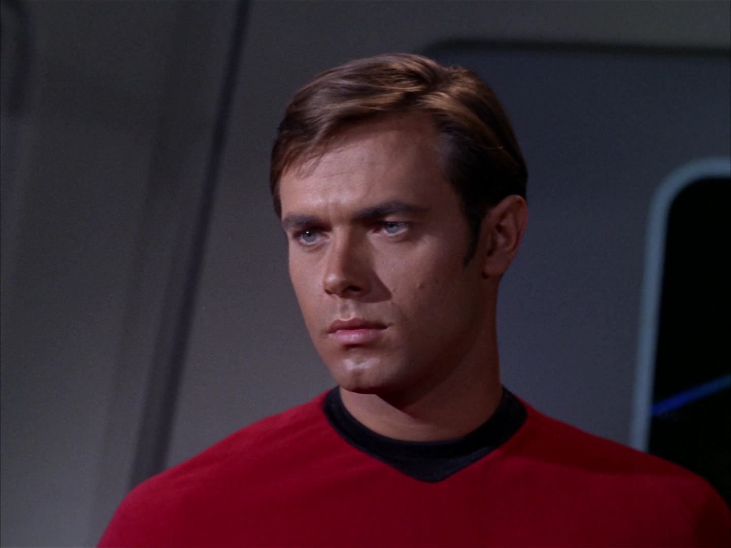 ariane179254_StarTrek_2x13_Obsession_2988.jpg
