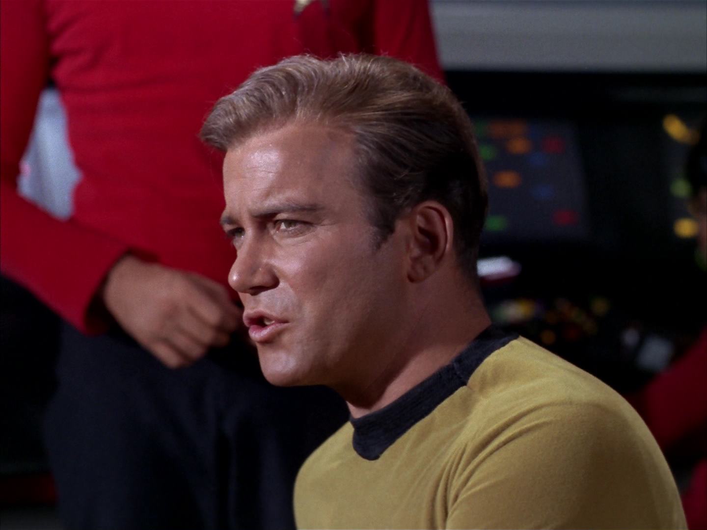 ariane179254_StarTrek_2x13_Obsession_3025.jpg