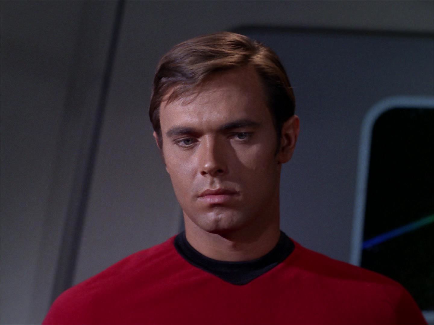 ariane179254_StarTrek_2x13_Obsession_3031.jpg