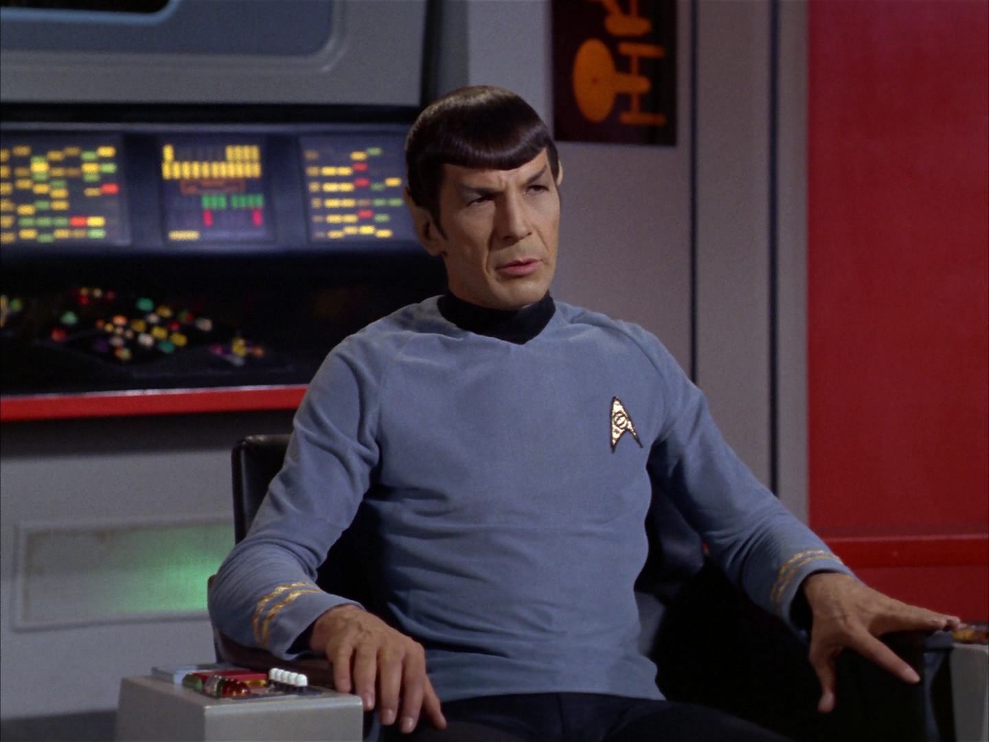 ariane179254_StarTrek_2x13_Obsession_3100.jpg