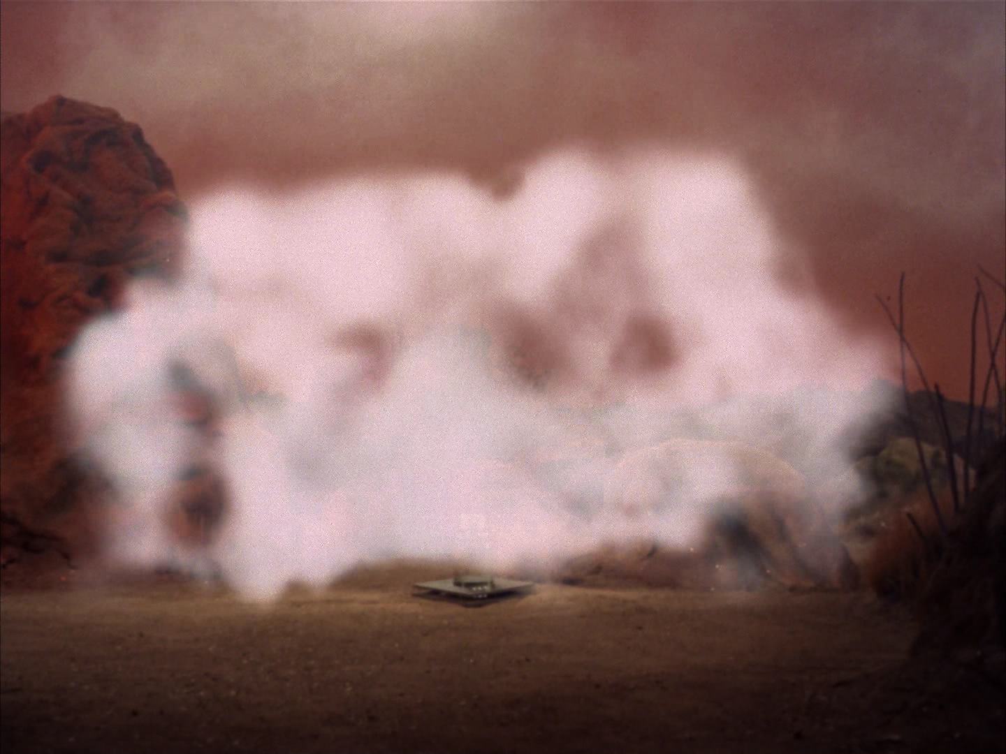 ariane179254_StarTrek_2x13_Obsession_3217.jpg