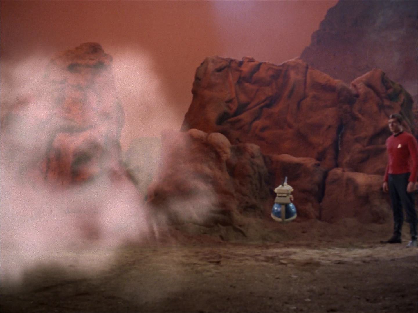 ariane179254_StarTrek_2x13_Obsession_3235.jpg