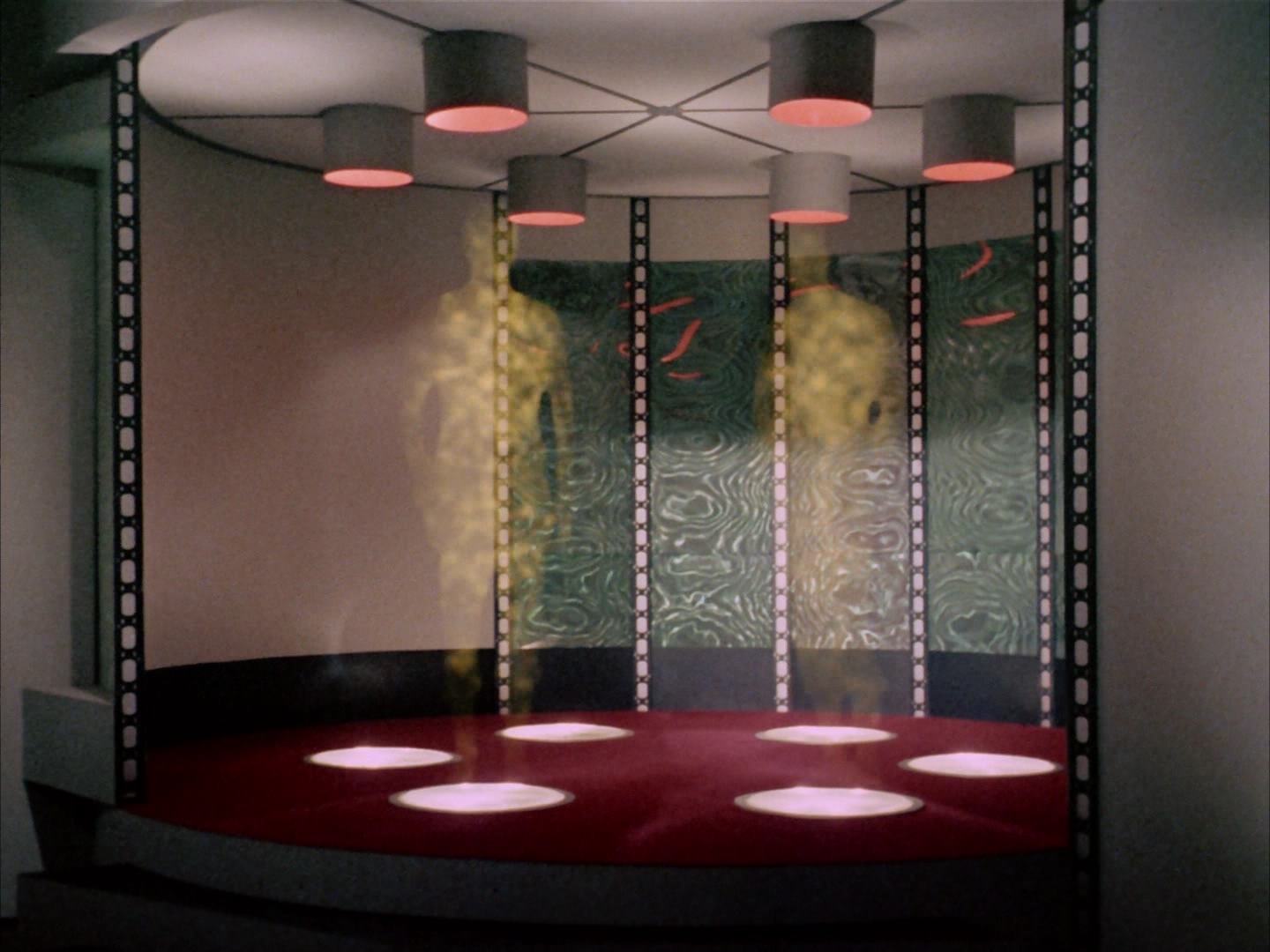 ariane179254_StarTrek_2x13_Obsession_3248.jpg