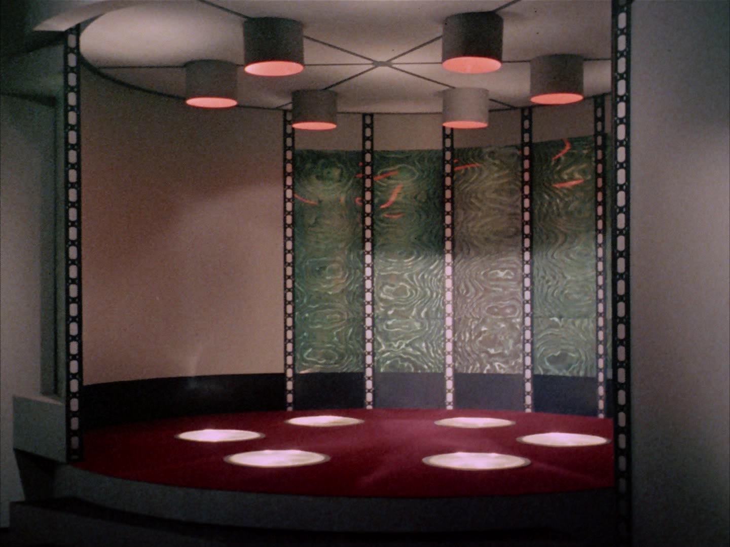 ariane179254_StarTrek_2x13_Obsession_3276.jpg