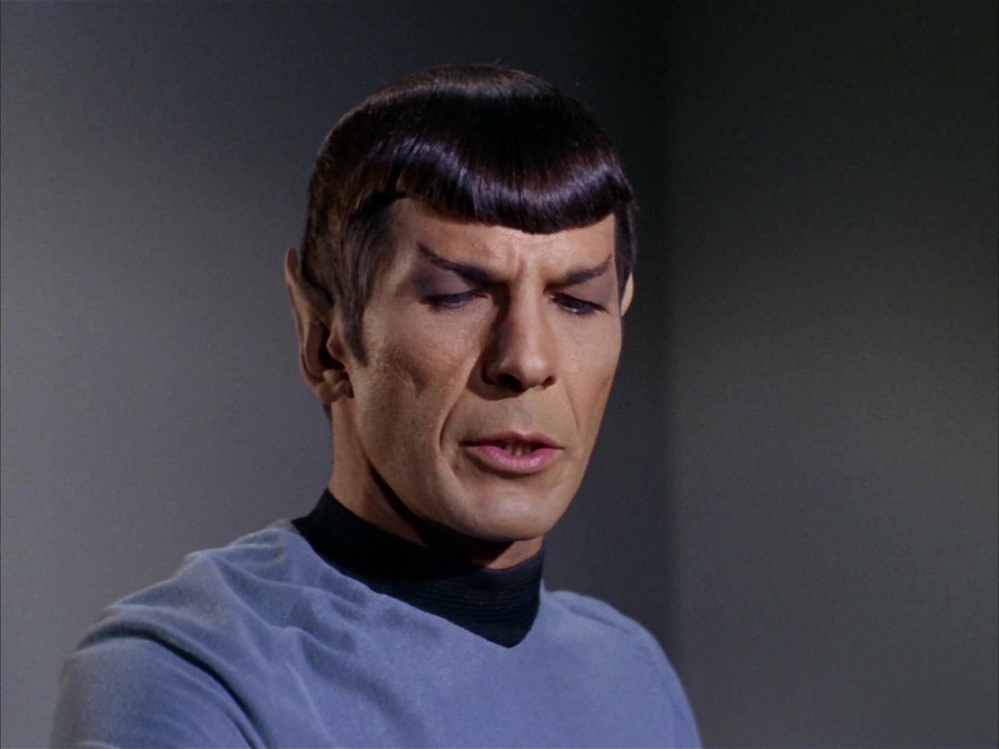 ariane179254_StarTrek_2x13_Obsession_3283.jpg