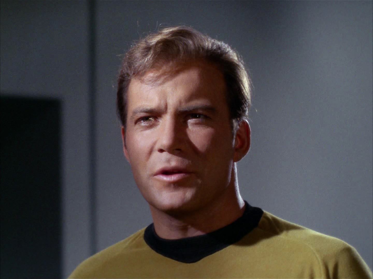 ariane179254_StarTrek_2x13_Obsession_3364.jpg