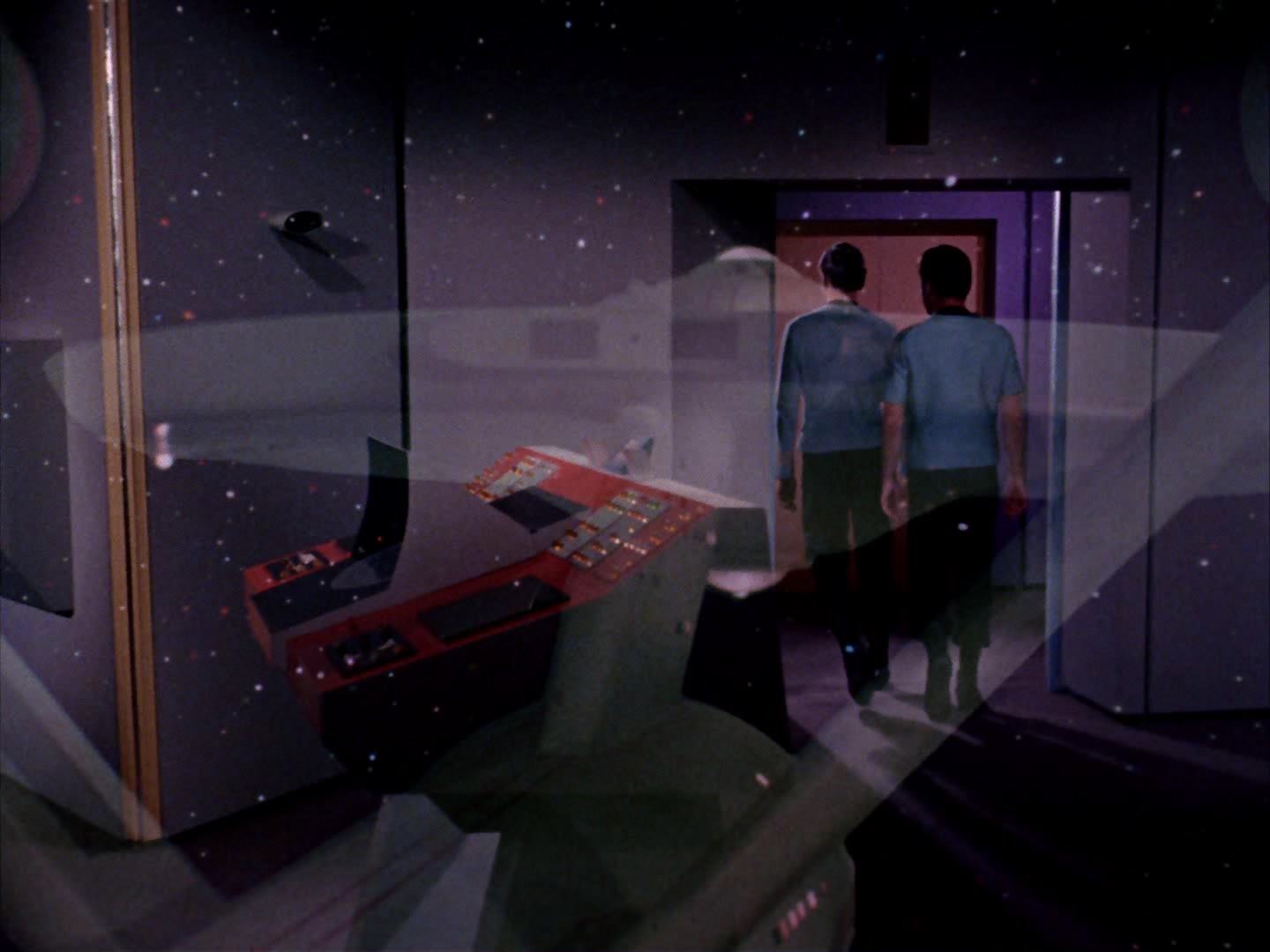 ariane179254_StarTrek_2x13_Obsession_3383.jpg