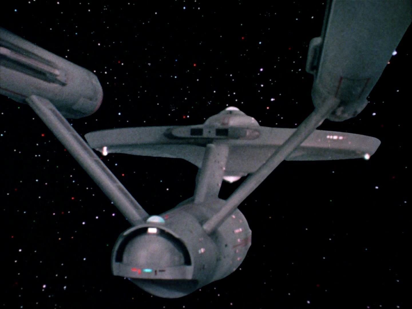 ariane179254_StarTrek_2x13_Obsession_3394.jpg
