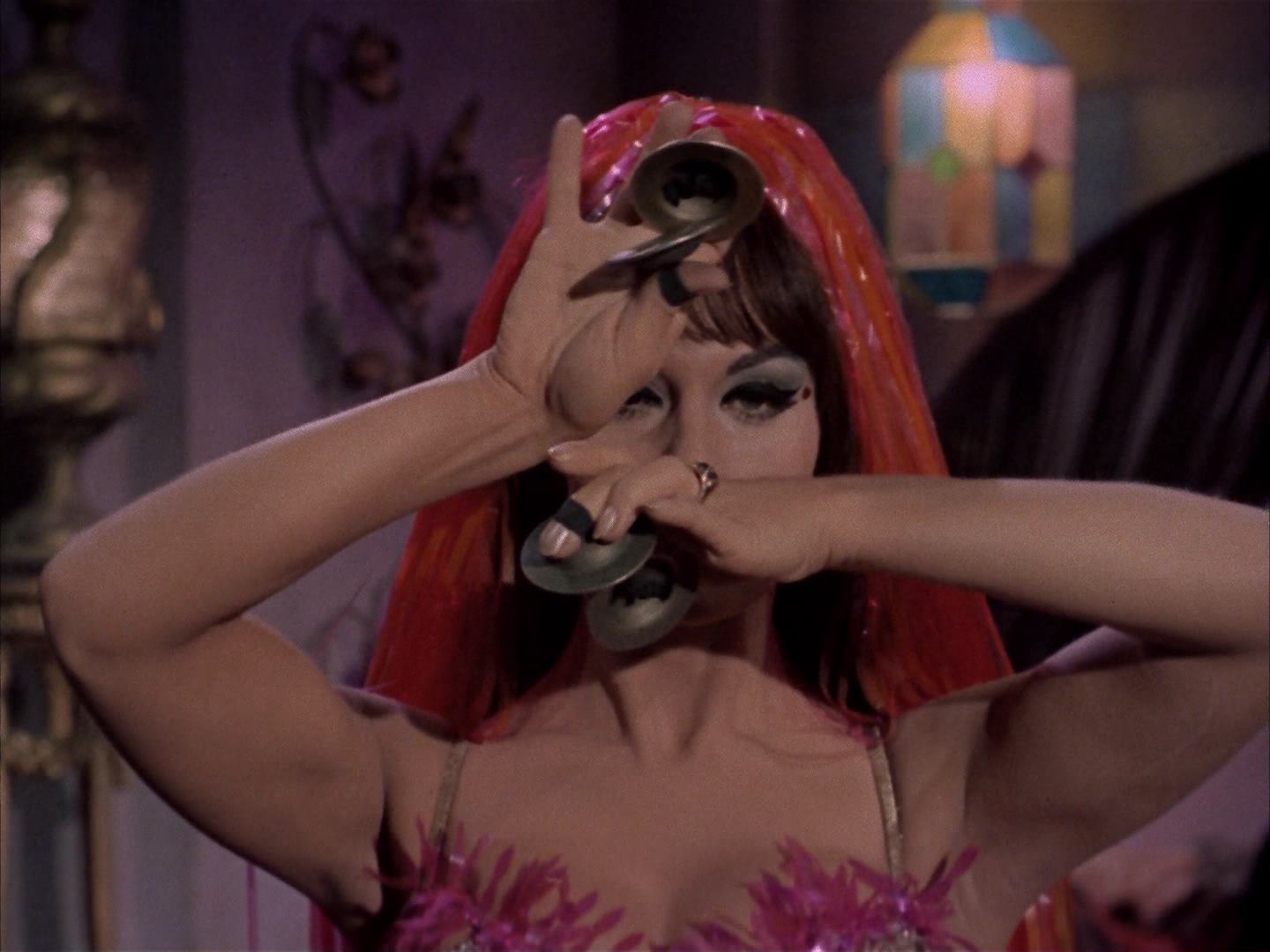 ariane179254_StarTrek_2x14_WolfInTheFold_0013.jpg