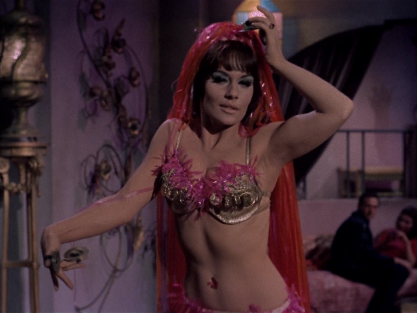 ariane179254_StarTrek_2x14_WolfInTheFold_0020.jpg