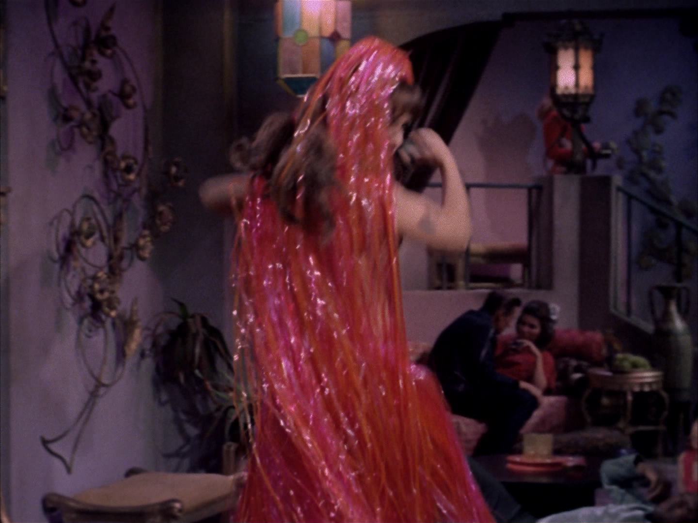 ariane179254_StarTrek_2x14_WolfInTheFold_0025.jpg