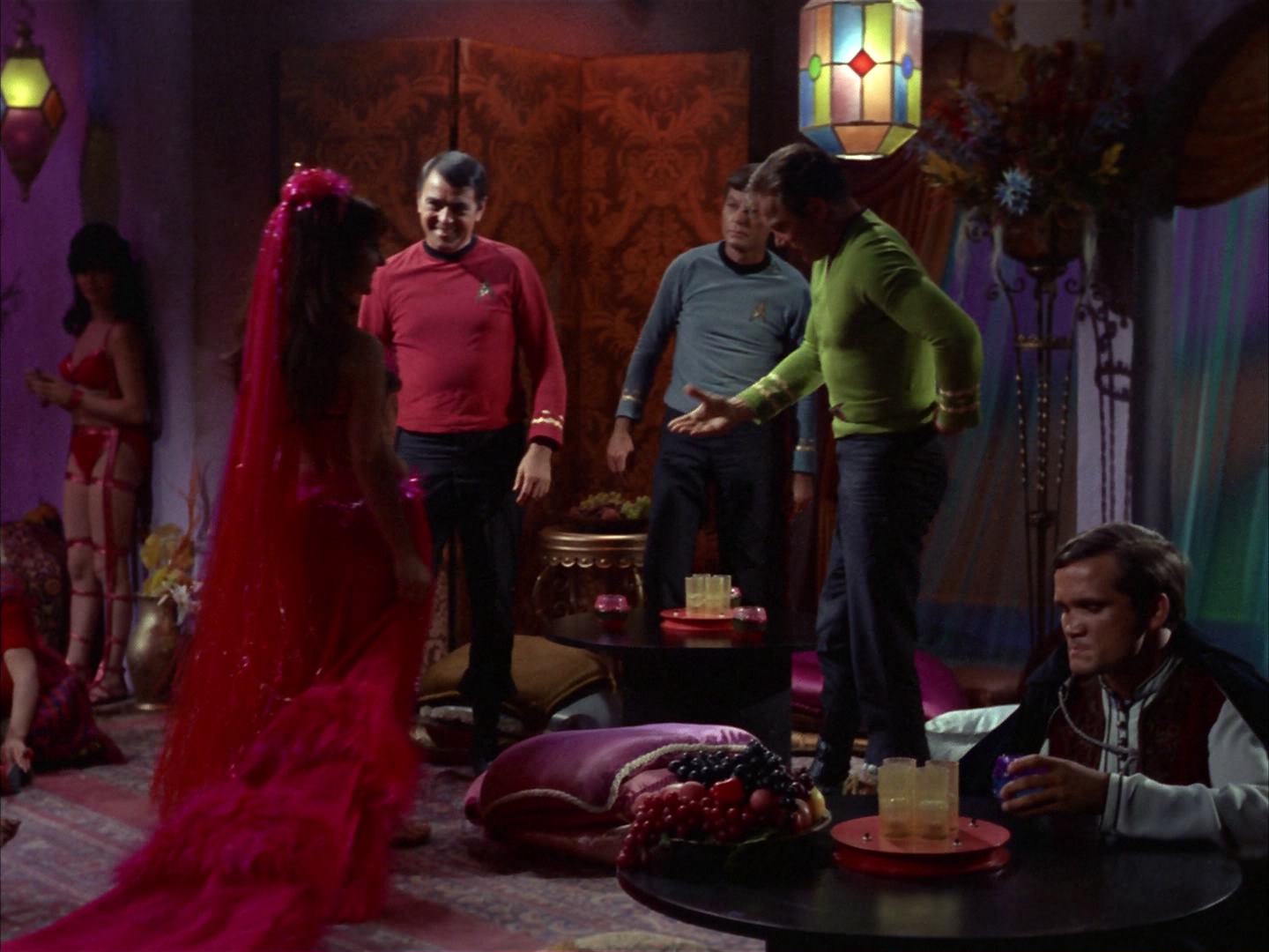 ariane179254_StarTrek_2x14_WolfInTheFold_0184.jpg