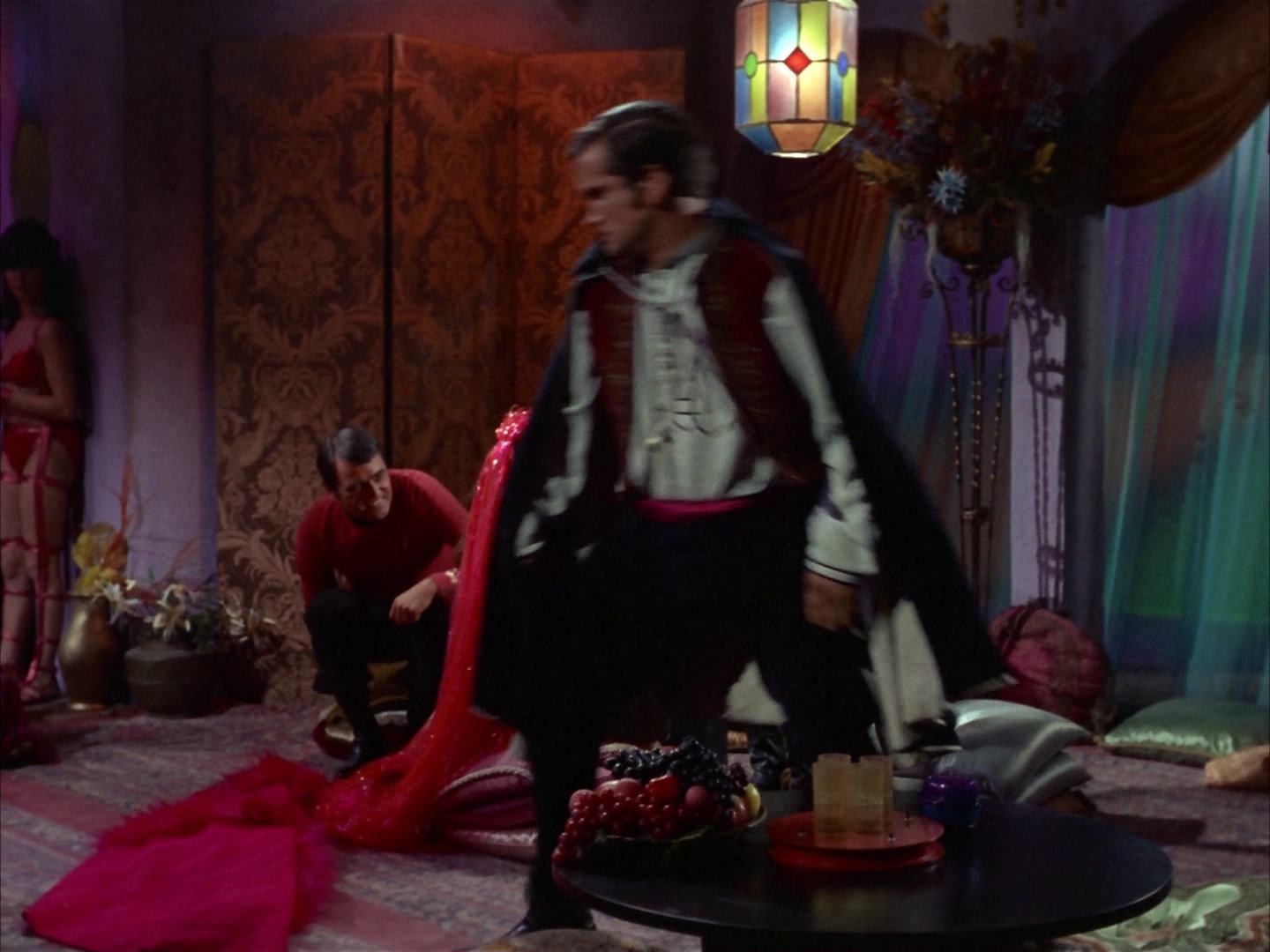ariane179254_StarTrek_2x14_WolfInTheFold_0190.jpg