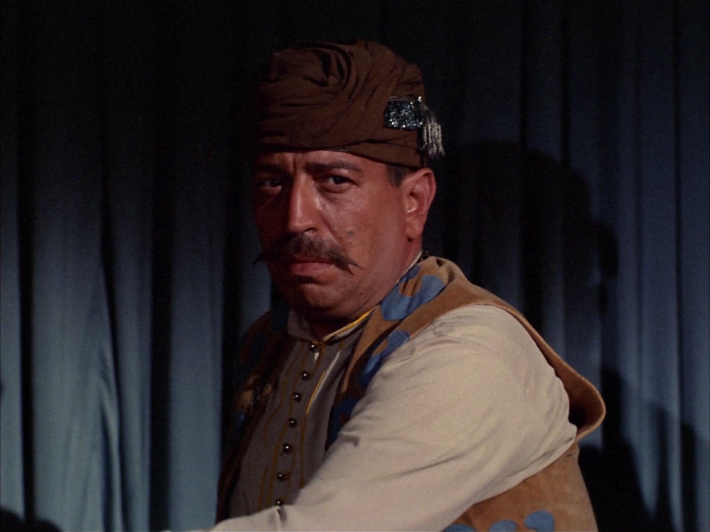 ariane179254_StarTrek_2x14_WolfInTheFold_0193.jpg