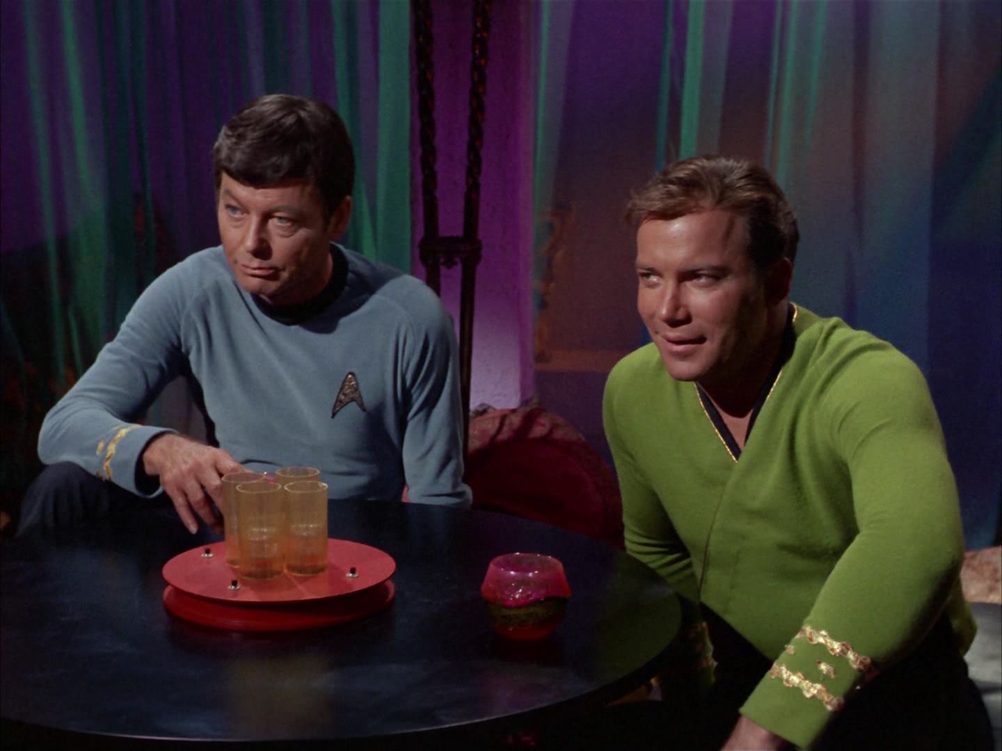 ariane179254_StarTrek_2x14_WolfInTheFold_0216.jpg