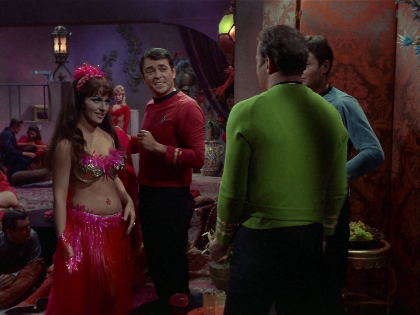 ariane179254_StarTrek_2x14_WolfInTheFold_0223.jpg
