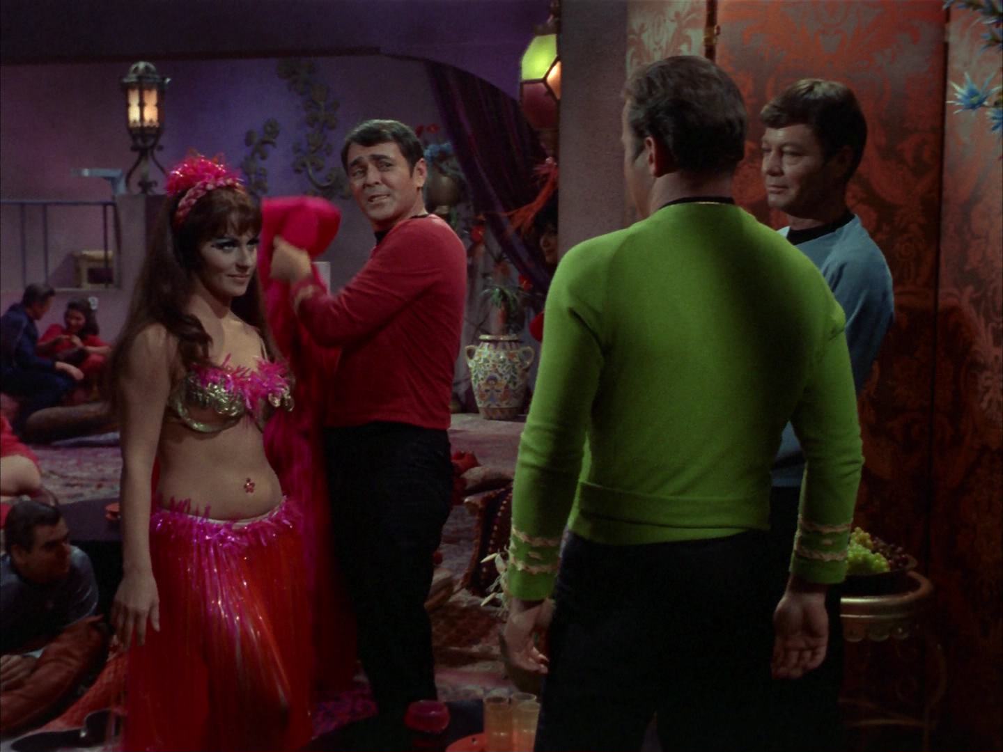ariane179254_StarTrek_2x14_WolfInTheFold_0224.jpg