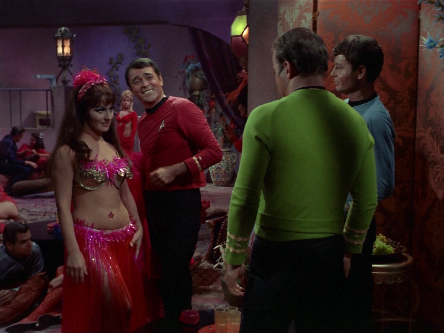 ariane179254_StarTrek_2x14_WolfInTheFold_0225.jpg