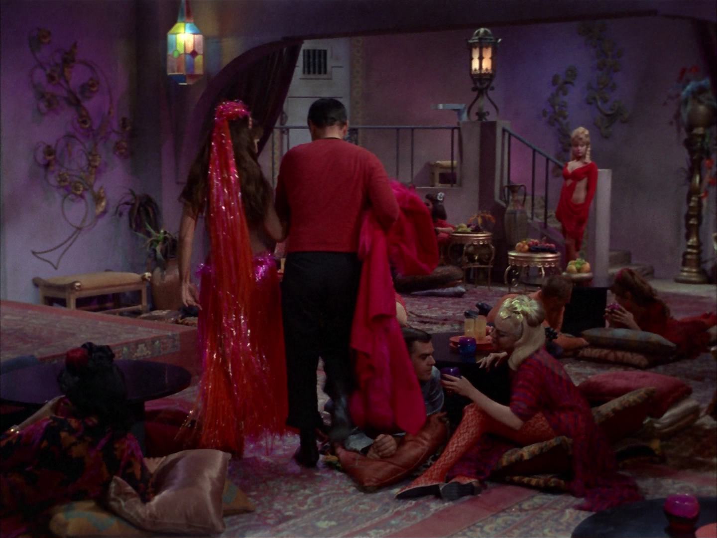 ariane179254_StarTrek_2x14_WolfInTheFold_0230.jpg