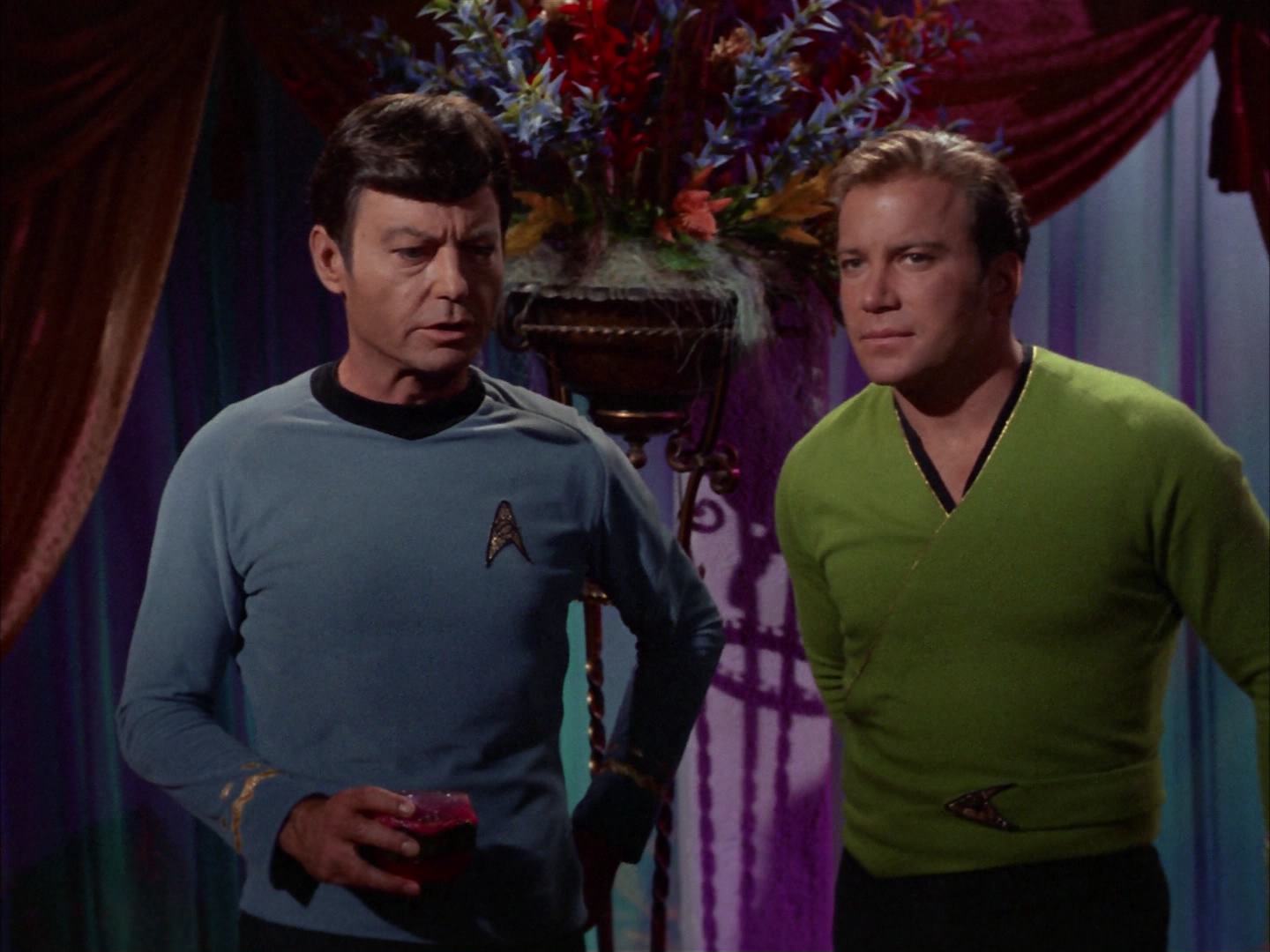 ariane179254_StarTrek_2x14_WolfInTheFold_0253.jpg