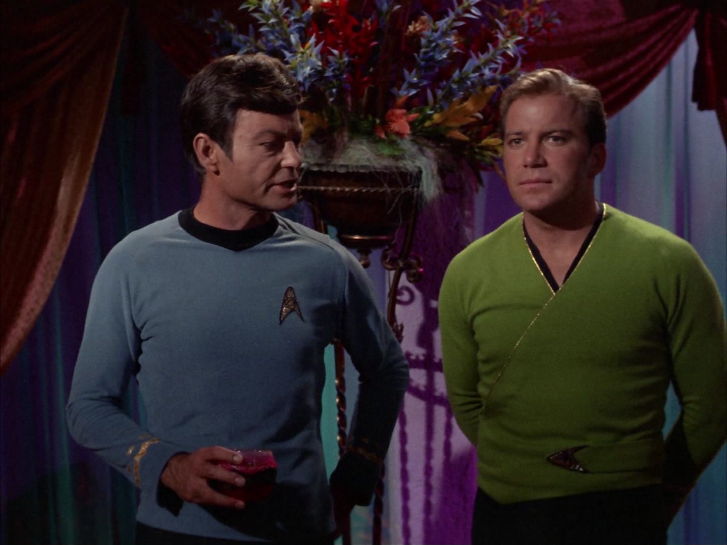 ariane179254_StarTrek_2x14_WolfInTheFold_0254.jpg