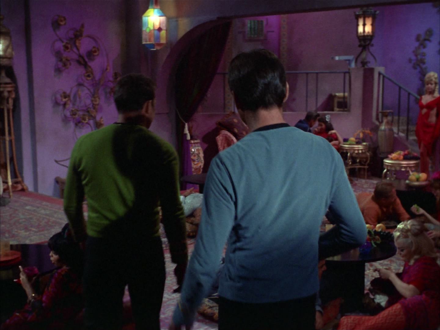 ariane179254_StarTrek_2x14_WolfInTheFold_0285.jpg