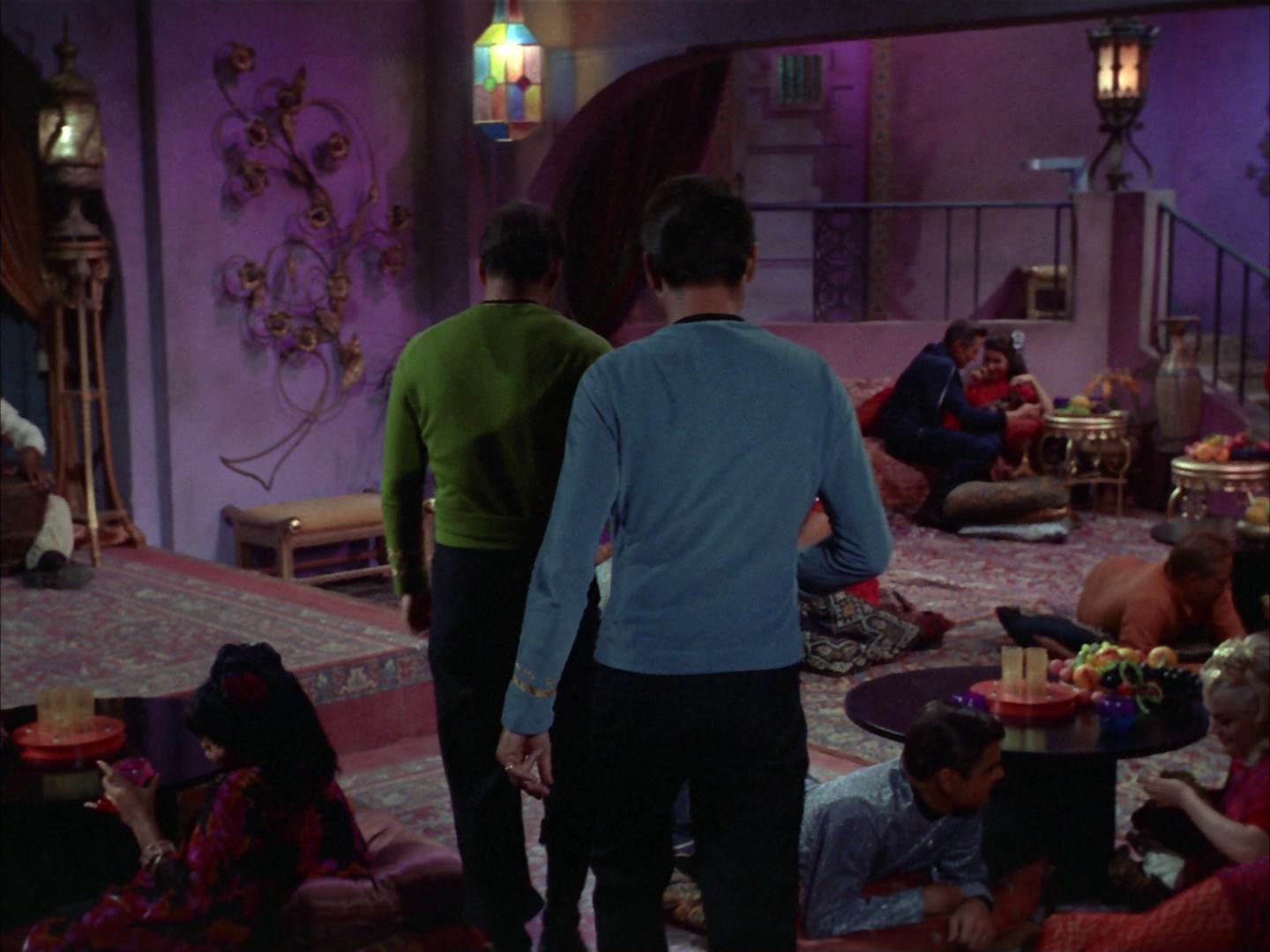 ariane179254_StarTrek_2x14_WolfInTheFold_0286.jpg